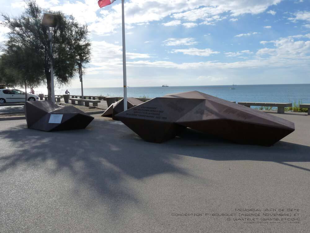 Sculpture Large foldedoriginal watercolor by artist stéphane gantelet whith the title of artwork is Memorial