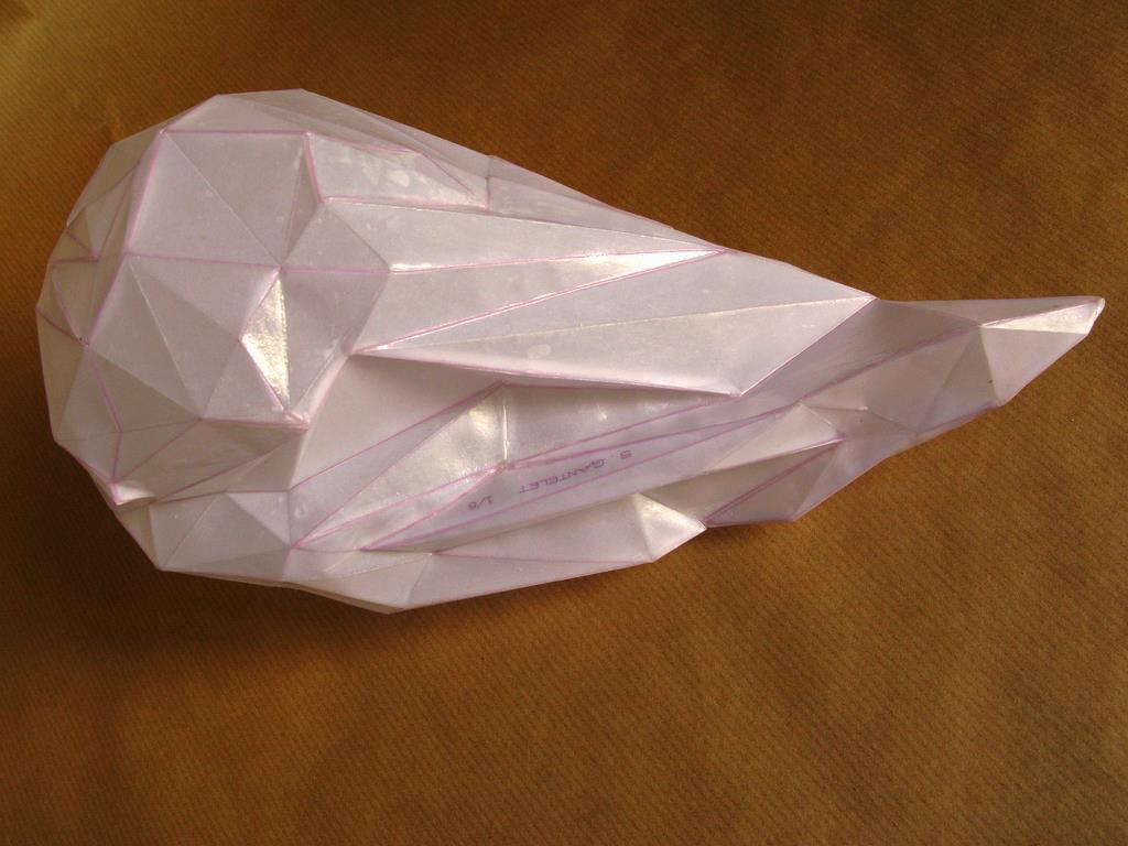 I folded a lot of papers when I stopped being a bronze sculptor. A need to lighten up, no doubt. However, I sometimes convert paper into bronze. In this case, I use wax/lost paper instead of the traditional lost wax. I use thin paper because it deforms and inflections linked to the tensions of folding appear and leave a trace. These stigmata of the action of folding paper tell the story of the formation of volume in the manner of a tree’s bark, which cracks and deforms as it grows.