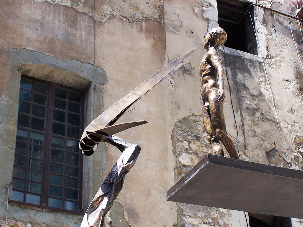 During the first 15 years of my sculptural practice, which began when I was 22, I made a large number of bronze sculptures in a figurative vein. For a long time, I was unaware of the times in which I lived. This is because I’m self-taught, and at the time I was devoting a lot of energy to artistic foundry work, to which I was totally committed. I turned my back on this period when I left the Bronze Age and entered the digital age. It was about time.