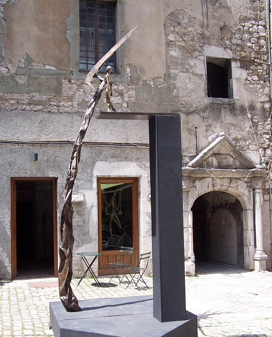 During the first 15 years of my sculptural practice, which began when I was 22, I made a large number of bronze sculptures in a figurative vein. For a long time, I was unaware of the times in which I lived. This is because I’m self-taught, and at the time I was devoting a lot of energy to artistic foundry work, to which I was totally committed. I turned my back on this period when I left the Bronze Age and entered the digital age. It was about time.