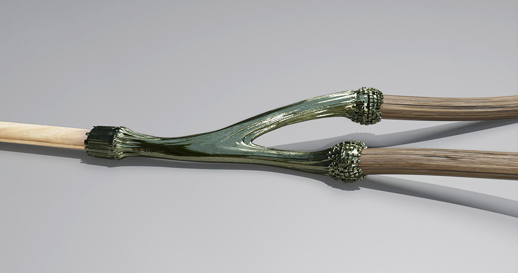 Branching is a series of sculptures that connect imaginary bone structures with different types of wood. The bones are imagined as articulations between woods of distinct variety. These sculptures propose a hybridization that summons nature to create an unnatural dialogue. Often made of metal (stainless steel), the bone evokes a prosthesis, while its shape refers to the organic development of the body’s bone structures.